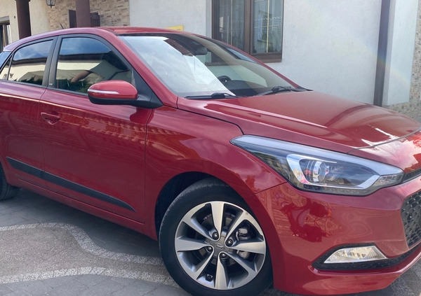 Hyundai i20 cena 37600 przebieg: 107000, rok produkcji 2016 z Dębica małe 562